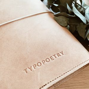 Typopoetry Leder Cover A5 hell